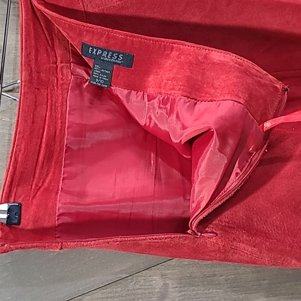 Vintage 90s Express Red Suede Straight  Mini Skirt 9/10 - Picture 5 of 7